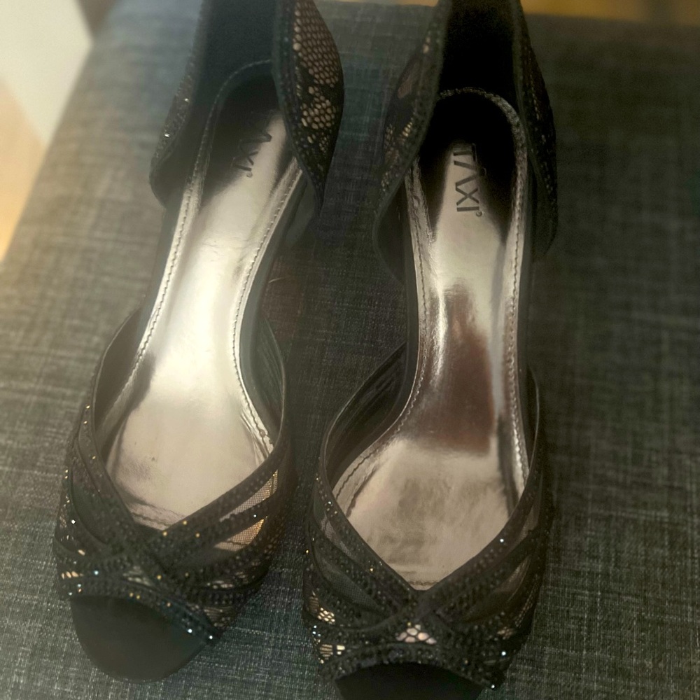 Open toe black/tan dress shoe